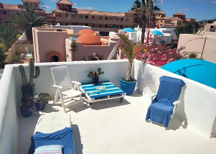 Rosa Meravigliosa Con Piscina Interna