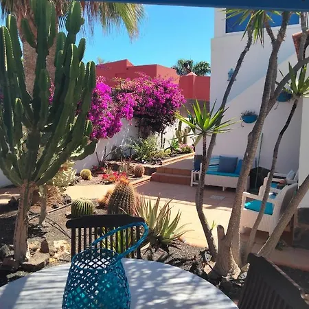 Rosa Meravigliosa Con Piscina Interna Villa