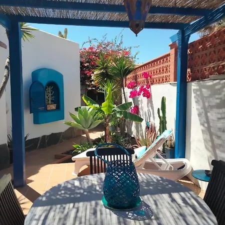 Rosa Meravigliosa Con Piscina Interna Villa Corralejo