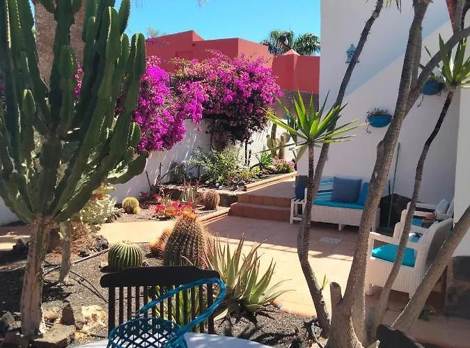 Rosa Meravigliosa Con Piscina Interna Villa